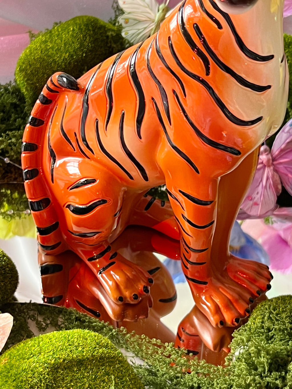 orange tiger statue